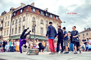 美国队因失误频频输球，中国队赢得胜利